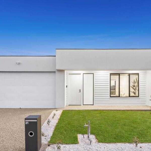 New home build in Lara front