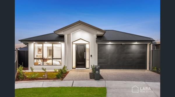 A stunning custom new home build in Lara